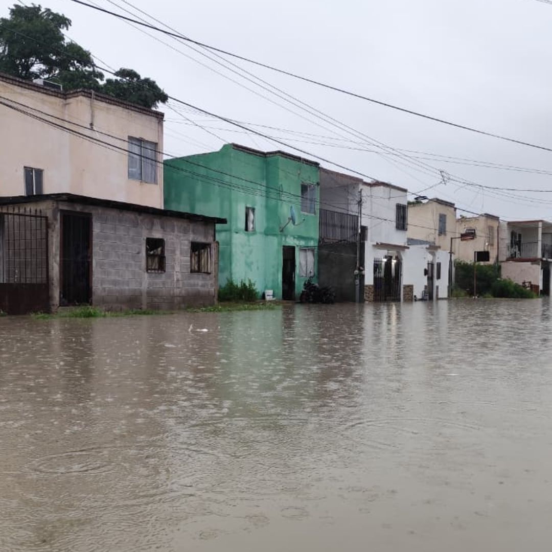 Un vendedor ambulante de 72 años murió arrastrado por la corriente de las lluvias